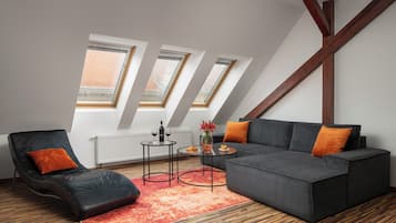 Luxus apartman, 3 hálószobával | Nappalirész | Síkképernyős tévé és DVD-lejátszó