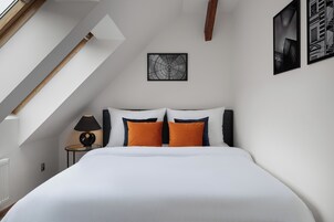 Luxury Apartment, 3 Bedrooms | 3 bedrooms, laptop workspace, soundproofing, iron/ironing board