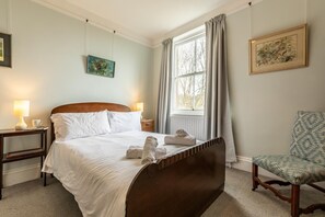 4 chambres, fer et planche à repasser, lit parapluie, Wi-Fi gratuit