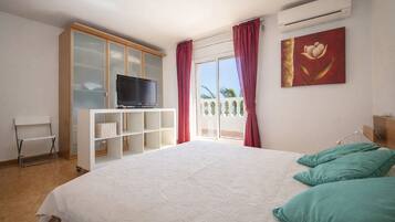 3 slaapkamers, een strijkplank/strijkijzer, gratis wifi