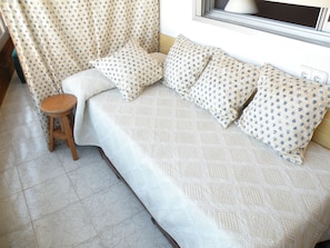 1 chambre, fer et planche à repasser, literie fournie