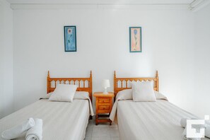 1 bedroom, iron/ironing board, free WiFi, bed sheets - Apolo XVI 1 4 18 - Grupo Turis - Calpe, Costa Blanca (Calpe)