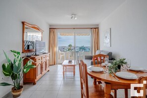 Dining - Apolo XVI 1 4 18 - Grupo Turis - Calpe, Costa Blanca (Calpe)