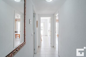 Interior - Apolo XVI 1 4 18 - Grupo Turis - Calpe, Costa Blanca (Calpe)