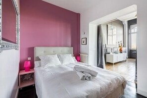 3 bedrooms, iron/ironing board, WiFi, bed sheets