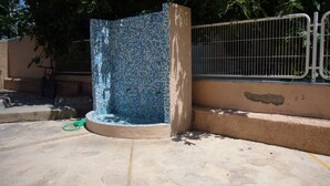 المنطقة المحيطة بالمنشأة