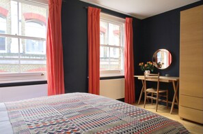 2 bedrooms, iron/ironing board, free WiFi, bed sheets - Large Roof Terrace & King Bed In Clerkenwell (London)