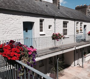 Property grounds - Cosy first floor one bed apartment sleeps 2-4 (22) (Torquay)