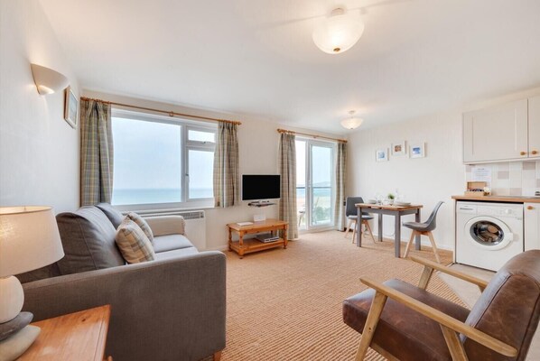 TV - 1 Bed in Clifton Court (oc-fl30) (Croyde)