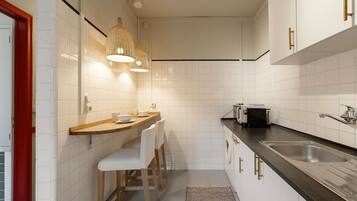 Fridge, microwave, coffee/tea maker, toaster