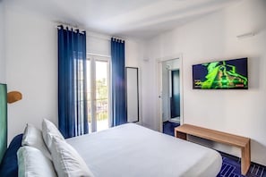 3 bedrooms, iron/ironing board, travel cot, WiFi