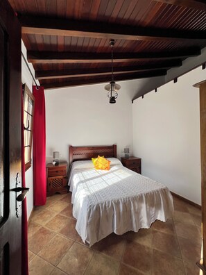 1 غرفة نوم ومكواة/لوح كي وواي فاي وملاءات أسرّة