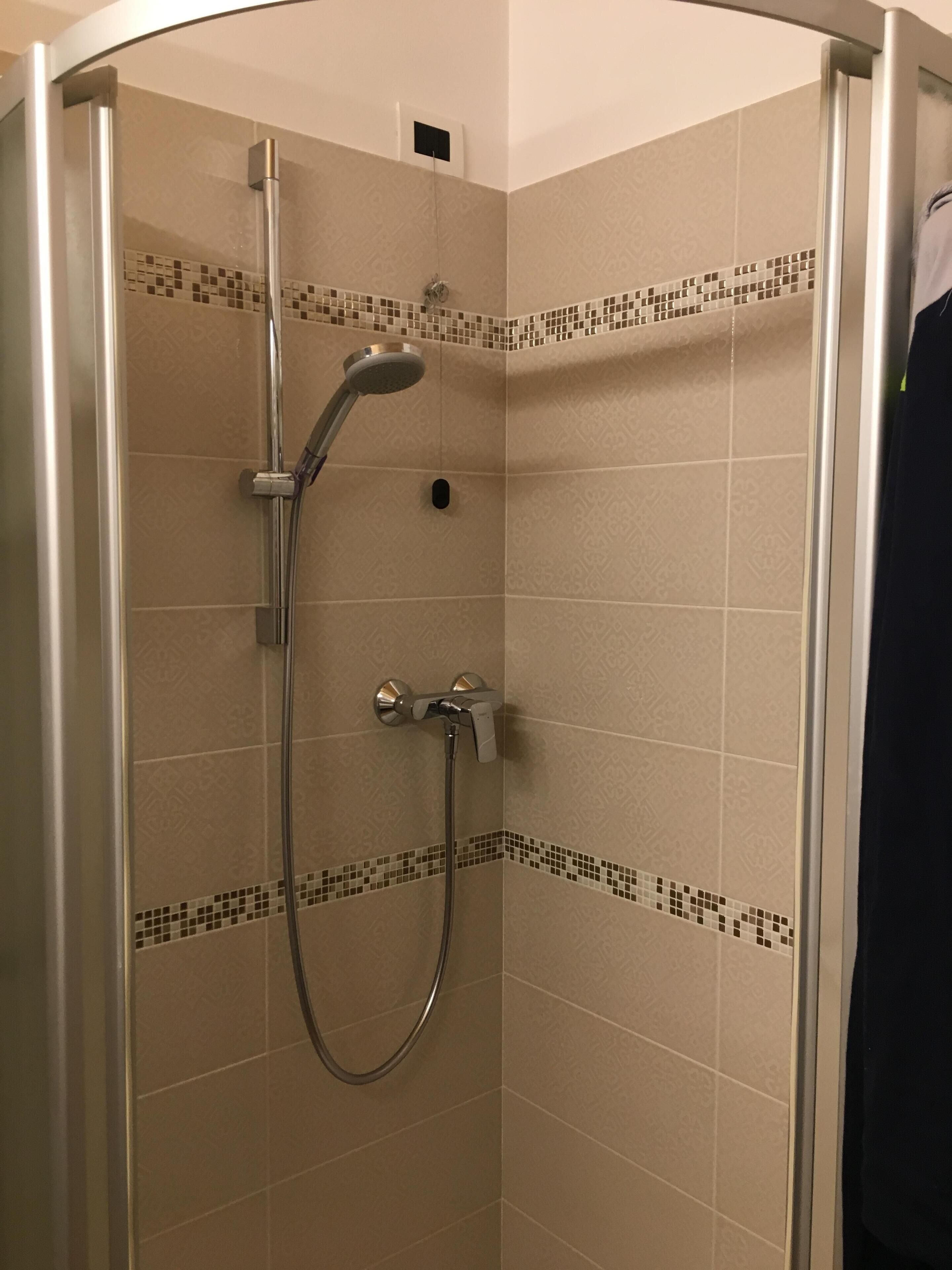 Doccia, asciugacapelli, bidet, asciugamani