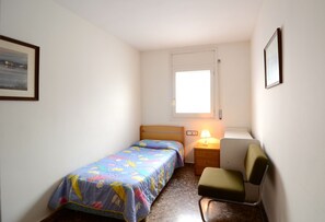 5 室のベッドルーム、アイロン / アイロン台、ベッドシーツ
