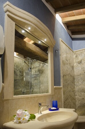 Bathtub, hair dryer, towels