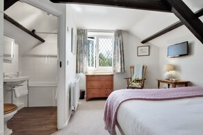 3 soverom, strykejern/-brett og reiseseng for barn