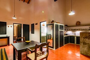 Dining - Red Parrot Beach Villa Right On The white sand beach (Ambalangoda)