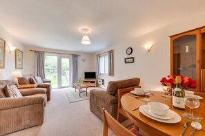 TV - 1 Bed in Ilfracombe (oc-n2052) (Berrynarbor)