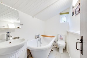 Sèche-cheveux, serviettes fournies