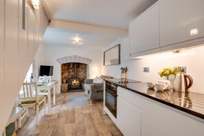 Microwave, oven, toaster, cookware/dishes/utensils