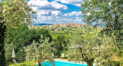 Eksklusiivinen, oma huvila uima-altaalla, View ja Charme