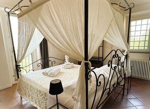 3 camere, una cassaforte in camera, ferro/asse da stiro, Wi-Fi gratuito