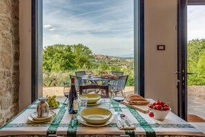 Dining - Villa Ceppeto new restored up to 8 w/ Tesla Charge (Monte San Savino)