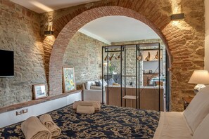 3 bedrooms, in-room safe, iron/ironing board, free WiFi - Villa Ceppeto new restored up to 8 w/ Tesla Charge (Monte San Savino)
