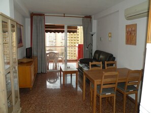 TV - GIJON (1 BEDROOM) BENIDORM (Benidorm)