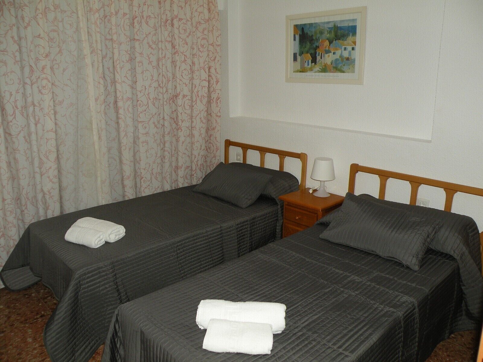 1 chambre, fer et planche à repasser, Wi-Fi, draps fournis