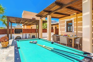 Villa (5 Bedrooms) | Exterior