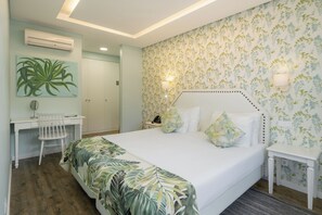 1 chambre, bureau, fer et planche à repasser, Wi-Fi