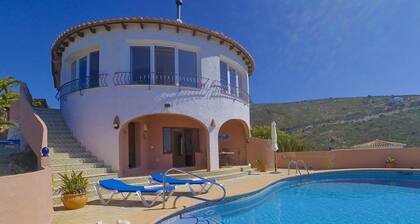 Linda Vista - sea view, family friendly, chill-zone, WIFI included
