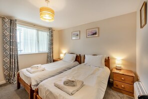 4 bedrooms, iron/ironing board, travel crib, WiFi (free)