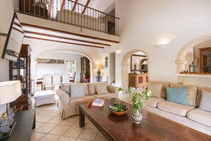 TV, fireplace, DVD player, ping pong