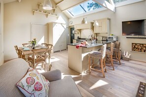 Interior - WILLIAMSTON BARN & COWSHED -sleeps 14, stunning barn conversion, luxury finishes (Brampton)