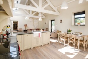 Fridge, microwave, oven, stovetop - WILLIAMSTON BARN & COWSHED -sleeps 14, stunning barn conversion, luxury finishes (Brampton)