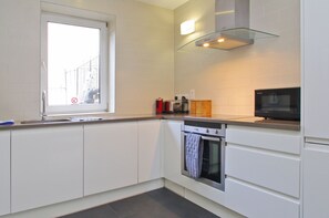 Køleskab, mikrobølgeovn, ovn, opvaskemaskine