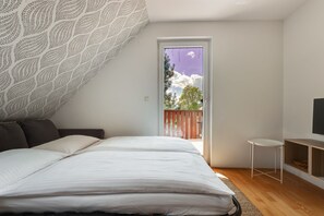 1 bedroom, free WiFi, bed sheets