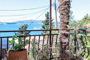 Property grounds - apartment with amazing sea view (Trogir)