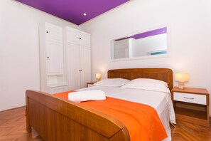 2 soverom, strykejern/-brett, internettilgang og sengetøy