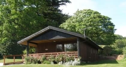 Four star wheelchair accessible Lodge with three bedrooms and two bathrooms, fabulous views yet clos