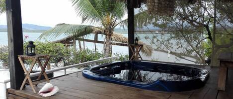 Bain à remous extérieur