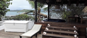 Villa with private beach, facing the dunes of Bani. Paradise place