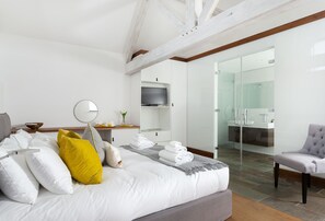 3 chambres, fer et planche à repasser, Wi-Fi, draps fournis