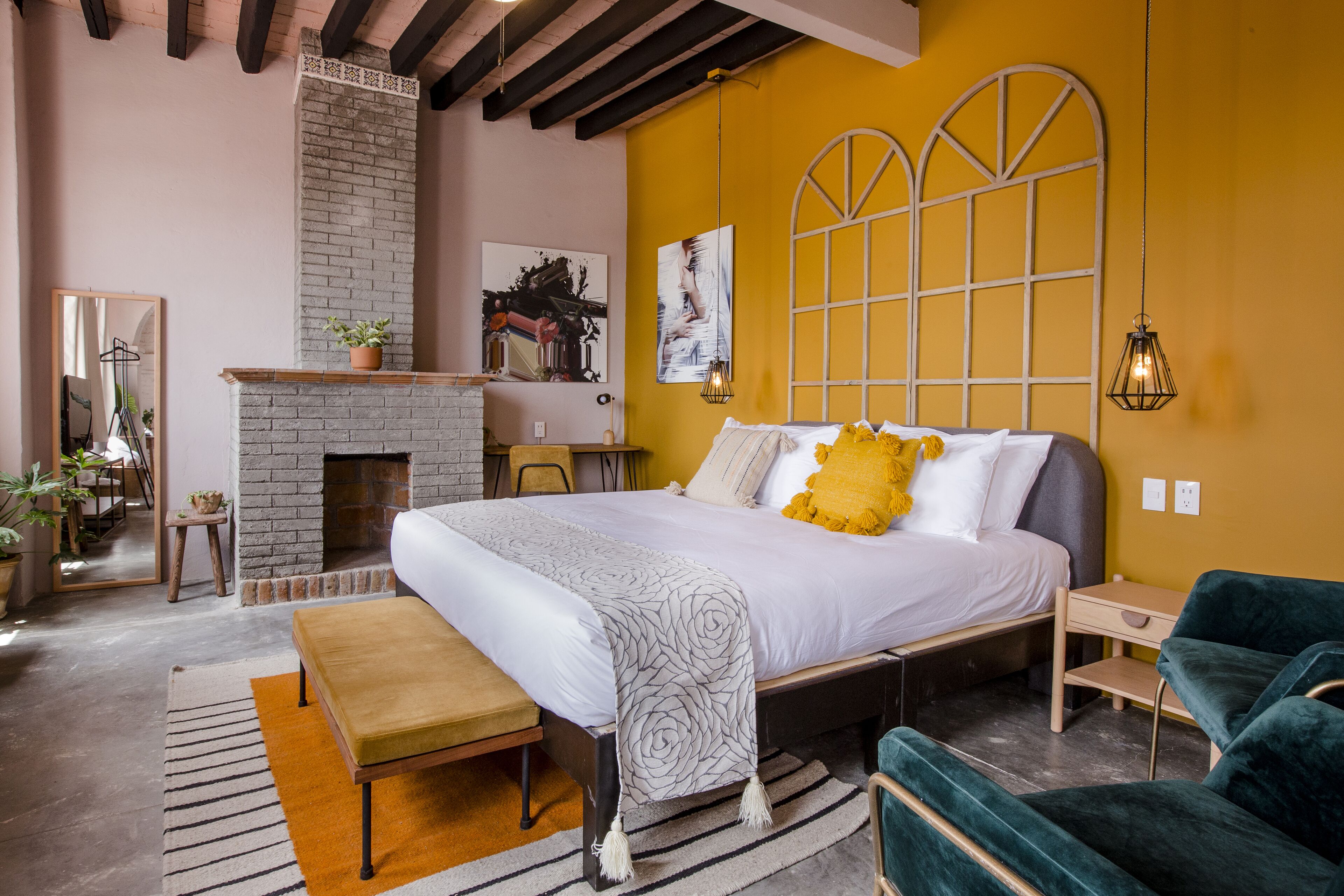 suite | free wifi, bed sheets