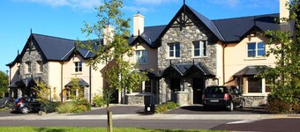 An ardmullen 3 bed oak  that sleeps 6 guests  in 3 bedrooms