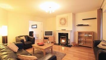 TV, fireplace, DVD player