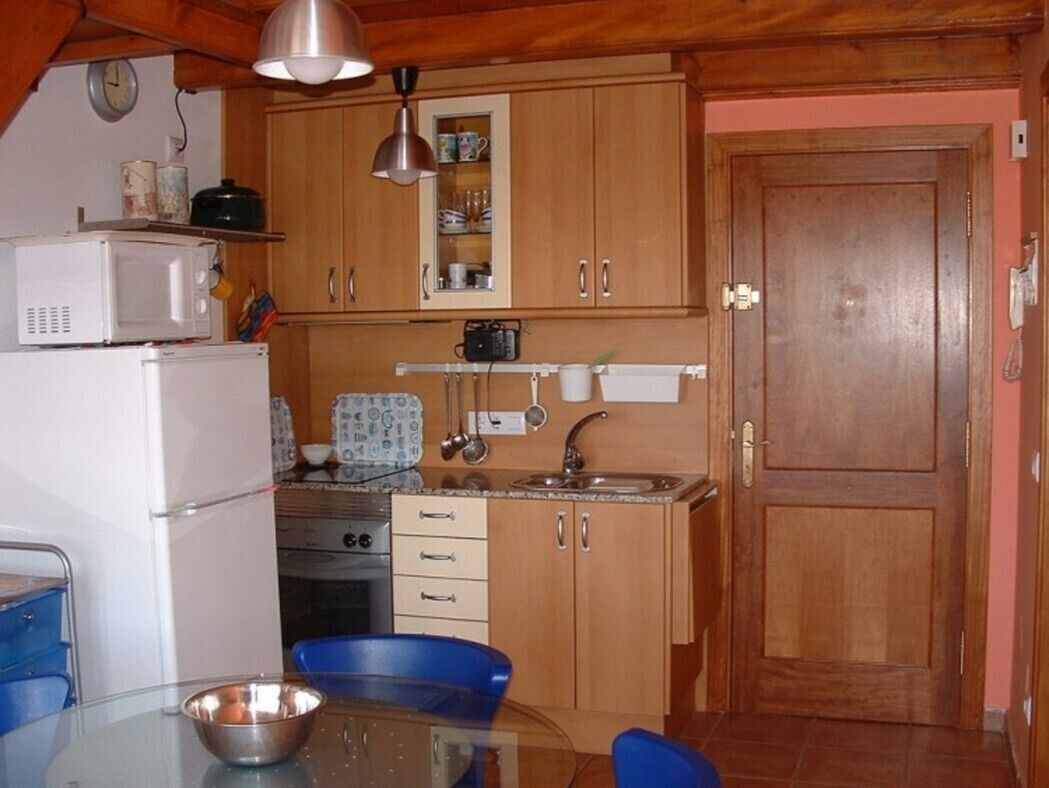 Fridge, microwave, oven, coffee/tea maker