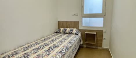 3 habitaciones, tabla de planchar con plancha y wifi gratis